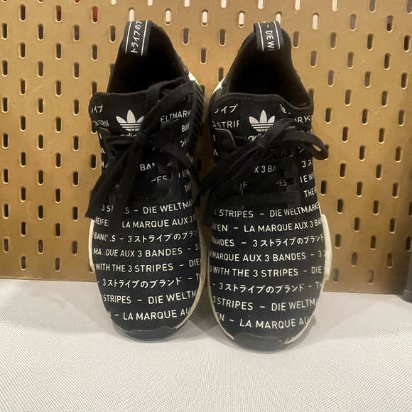 Men’s 8.5 NMD Adidas Blackout - Picture 9 of 10